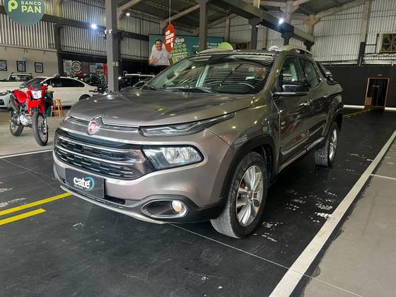 FIAT TORO 2.0 16V TURBO DIESEL VOLCANO 4WD AT9 FIAT TORO 2.0 16V TURBO DIESEL VOLCANO 4WD AT9